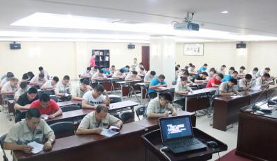 長卷卷云日邊來 執(zhí)筆淡然慷而慨 ——記合肥金年會體育官方網(wǎng)站杰出班組長學(xué)習(xí)考核